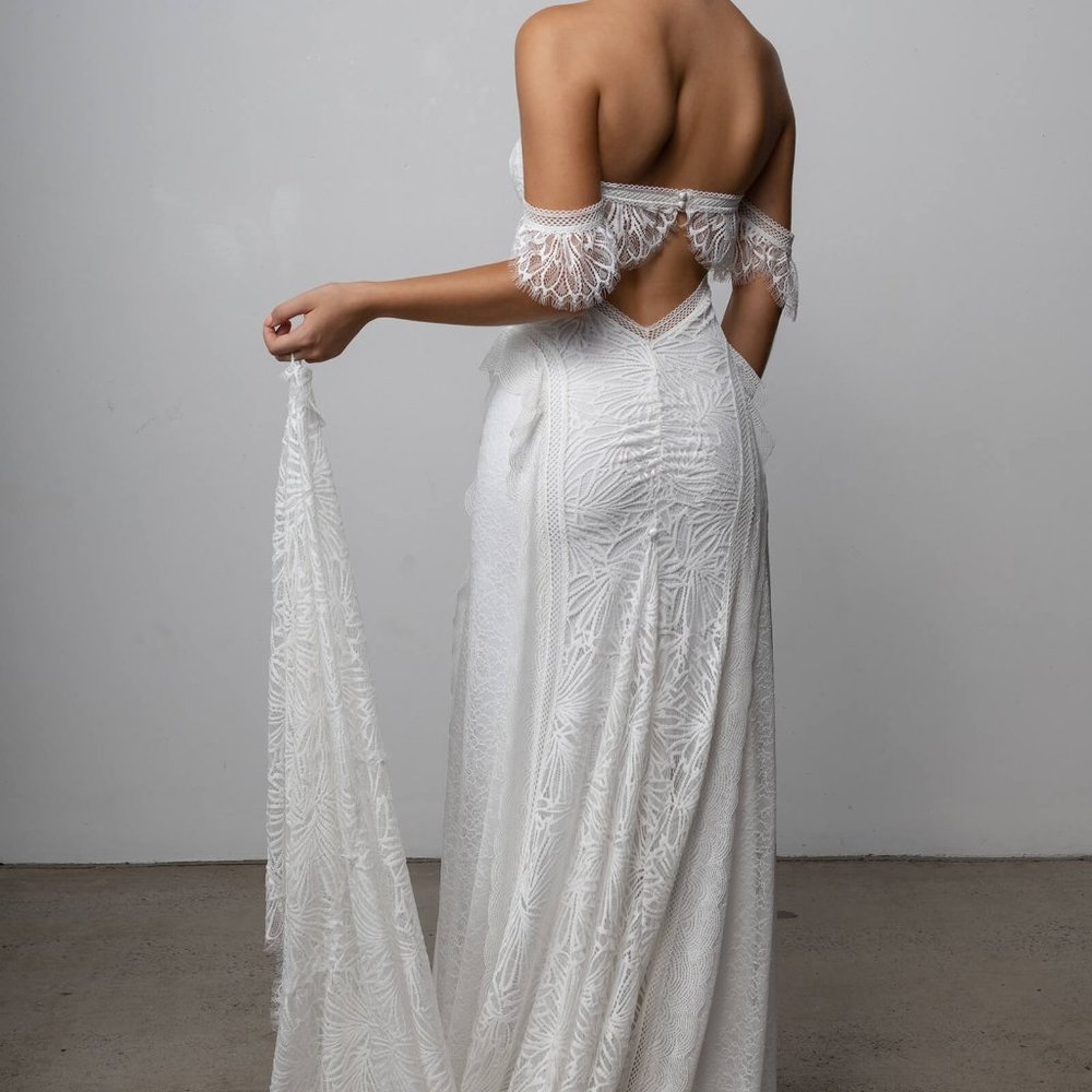 Grace Loves Lace, Stunning Noah Dress - Picture 8 of 12